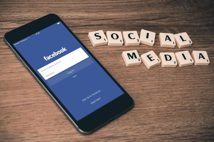 facebook-telefono-movil facebook-telefono-movil
