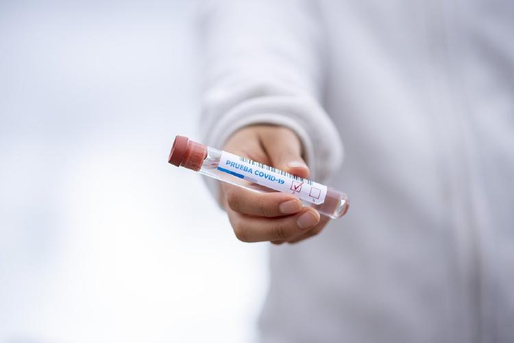 tubo-positivo-coronavirus tubo-positivo-coronavirus